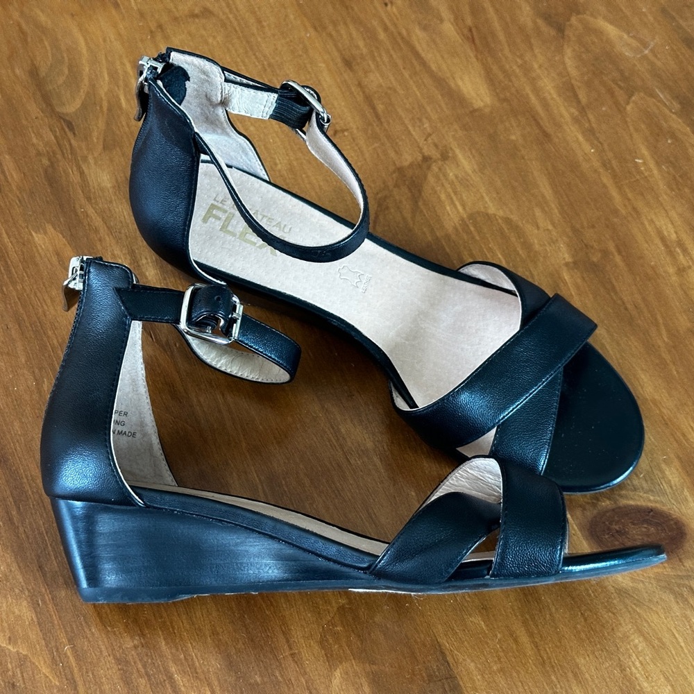 LE CHÂTEAU - Flex Leather Wedge Sandals - Black - ladies 36